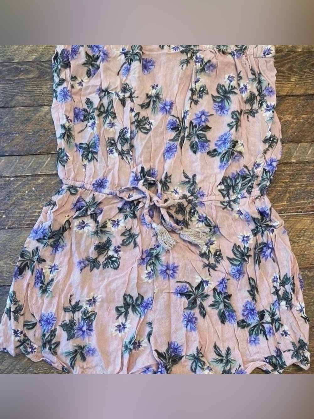 Womenโs Floral Pink Shorts Romper with Drawstring (Size L)